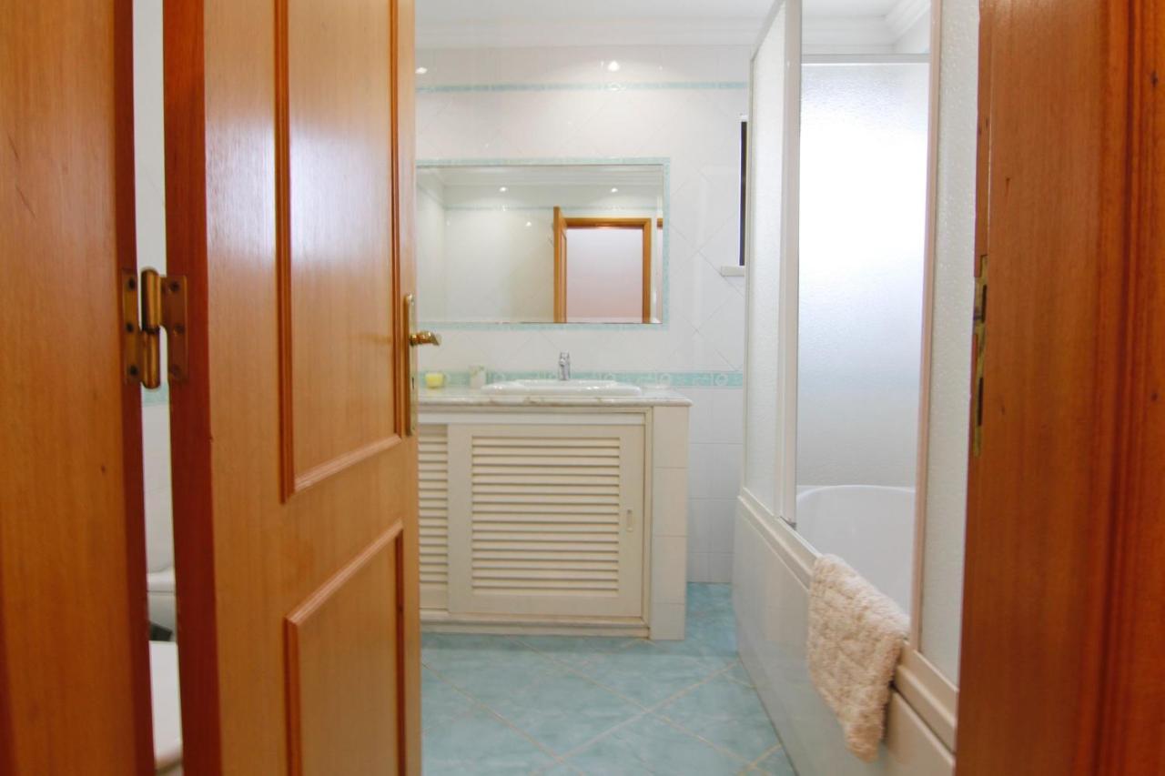 Сasa de vacaciones Lovelystay - Alto Dos Calicos 2br House With Garden